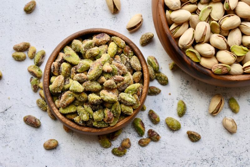 Mặc dù hạt dẻ cười không gây độc nhưng chó ăn một lượng lớn vẫn gặp nguy hiểm
